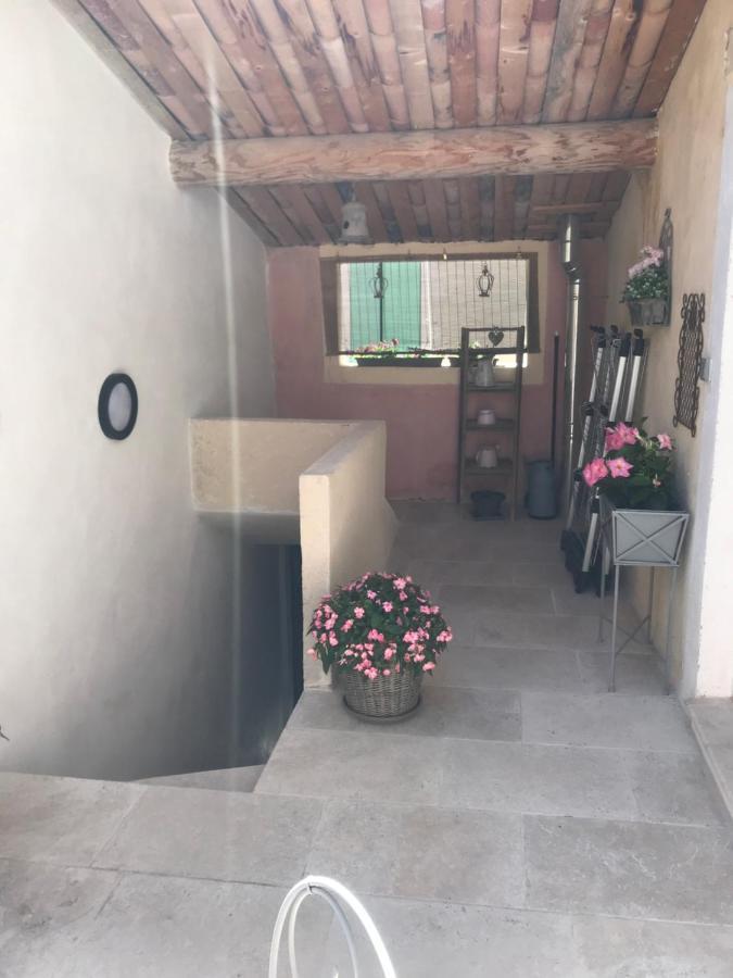 La Charmeuse Appartement Céreste Buitenkant foto